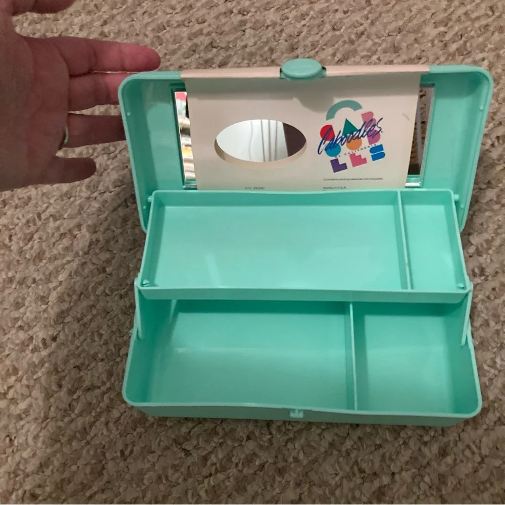 Vintage “on-the-go” Caboodles